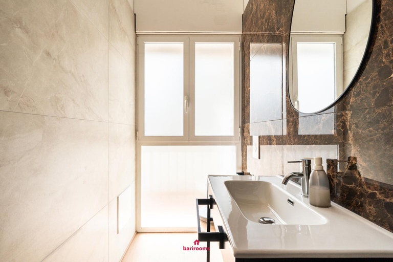 Bathroom 3, Barirooms - Petruzzelli, Bari