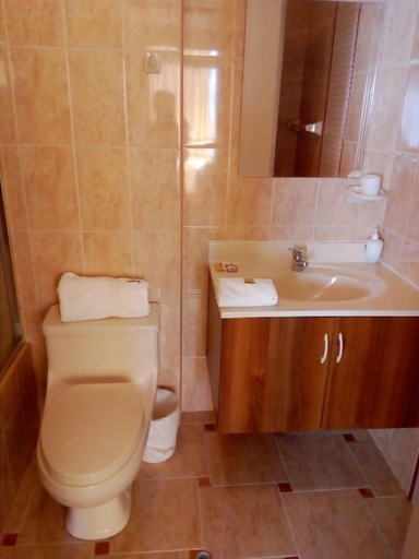 Bathroom 3, Hotel San Felipe Suites, Arequipa
