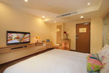 Others 3, Homey House, Taipei City