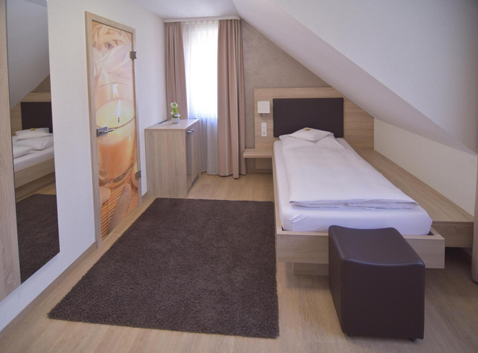 Bedroom 2, Hotel - Restaurant Hirsch, Enzkreis