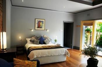Others 4, Yea Peppercorn Hotel, Murrindindi - West
