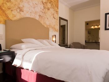 Others 4, The 414 Hotel, New York