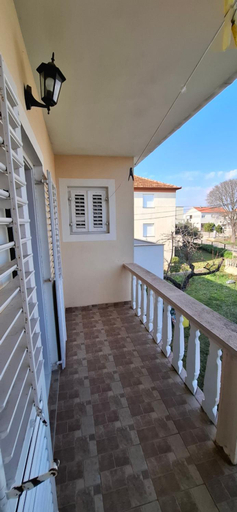 Others 4, Apartmani Nena, Bibinje