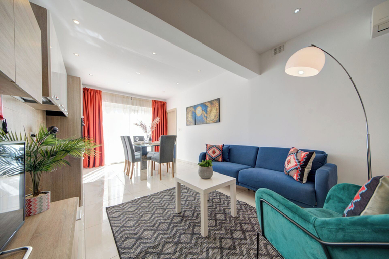 Living area 5, Sliema Sunny 3-bedroom Penthouse With Jacuzzi