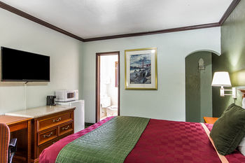 Others 3, Sycamore Inn, Butte