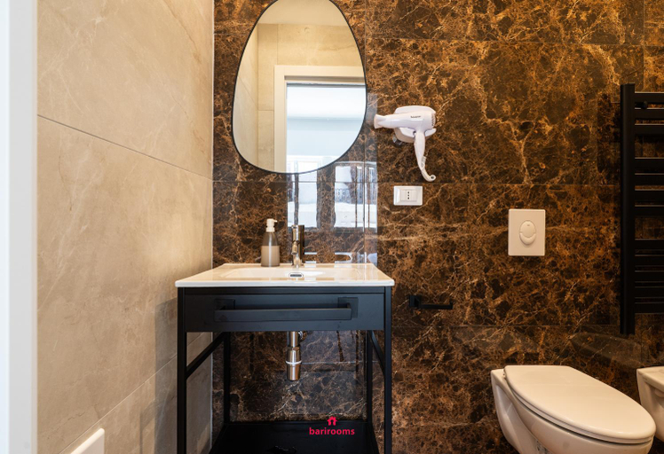 Bathroom 4, Barirooms - Petruzzelli, Bari