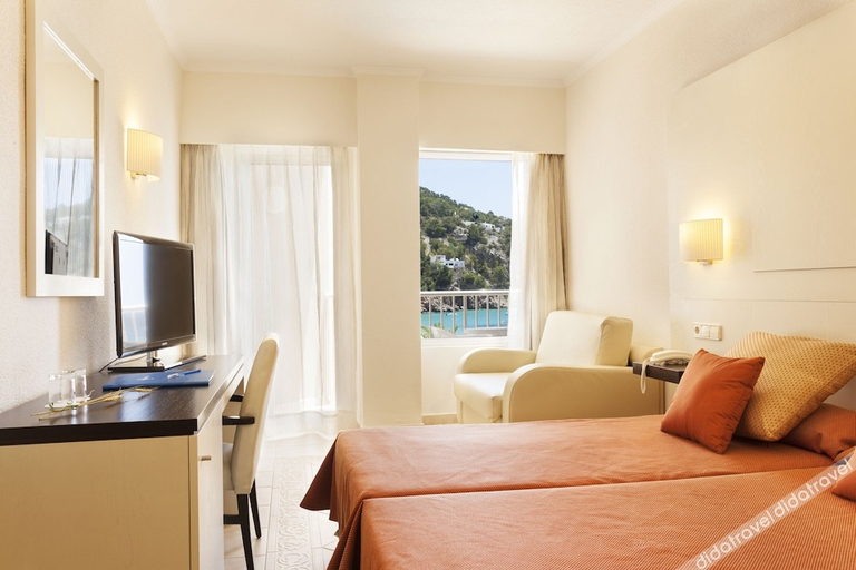 Bedroom 3, Grupotel Imperio Playa, Baleares