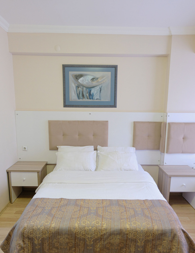 Others 3, Konuk Otel, Merkez
