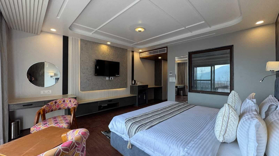 Room 5, EMROZ BY KINGS RESORT, Anantnag