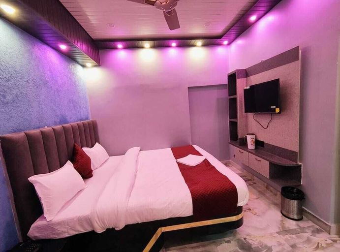 Room 4, Hotel PLC Grand, Varanasi