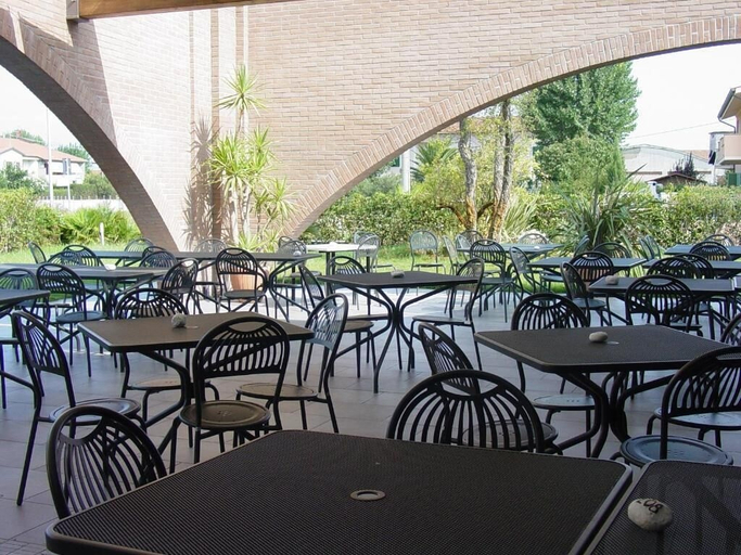 Outdoor dining 2, Affittacamere e Ristorante Ariete, Pisa