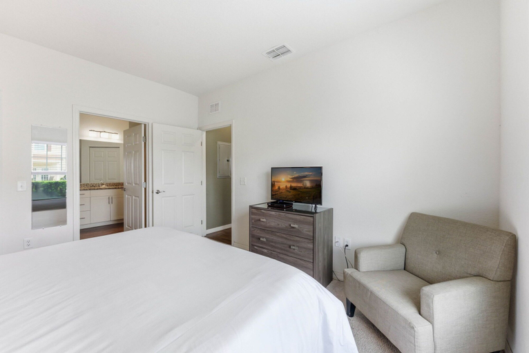 Room 3, Family 4BR Stay Near Orlando Parks, Osceola