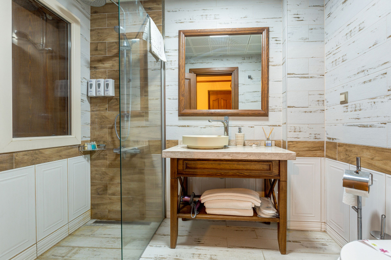 Bathroom 5, Navalia Otel, Foça
