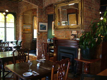 Food & Drinks 3, Yea Peppercorn Hotel, Murrindindi - West