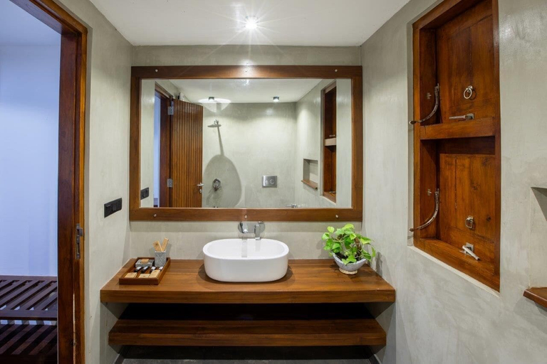 Bathroom 5, Avora Lake Villas, N. Palatha East