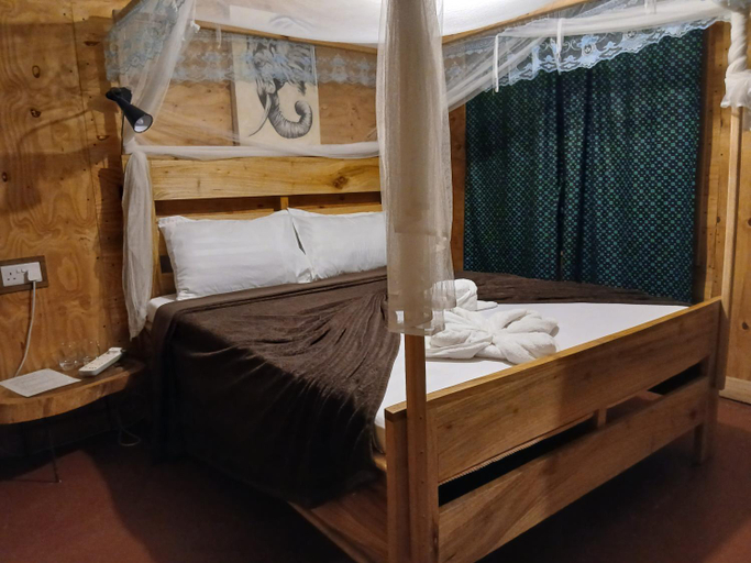 Bedroom 3, Patience Airport cottages, Siha