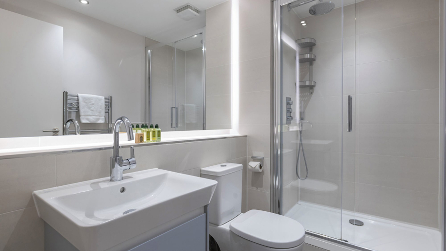 Bathroom 4, Farringdon Apartments, London