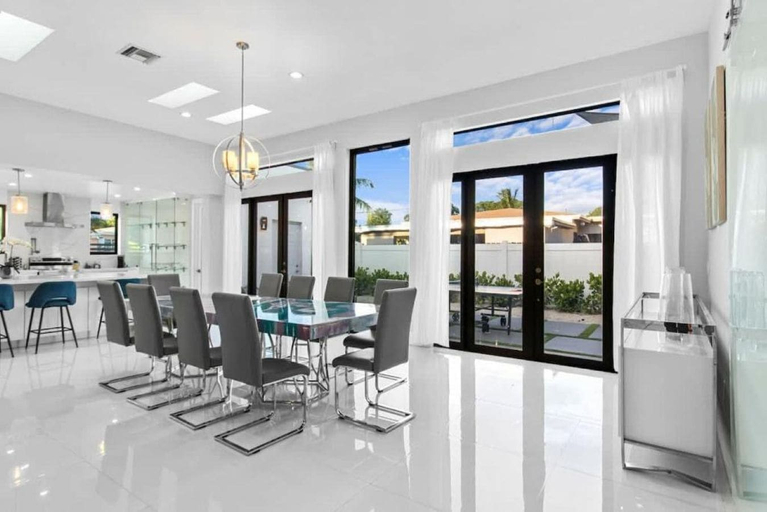 Dining room 2, Luxury Miami Stay by Glam Homes, Miami-Dade