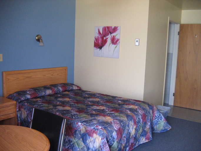 Bedroom 2, Hotel-Motel Le Pharillon, La Côte-de-Gaspé