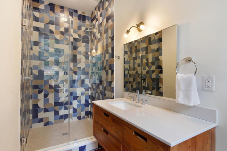 Bathroom 3, The Present Hotel, Chatham