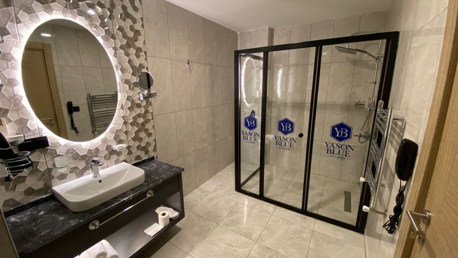 Others 2, Yason Blue Hotel, Perşembe