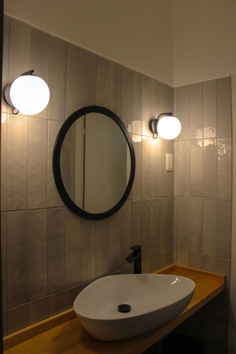 Bathroom 4, Balfers Hotel, Montevideo