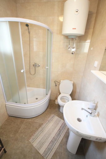 Bathroom 2, Apartments KA-7