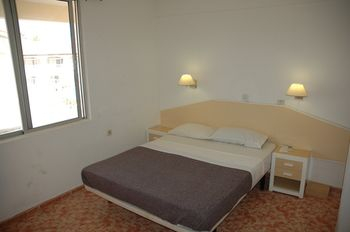 Guestroom 3, Cape Point Hotel, Kanifing