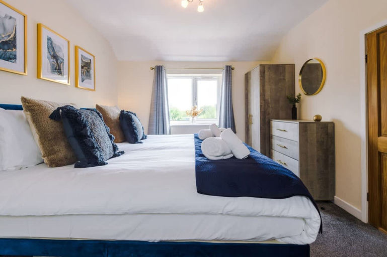 Room 4, Charming Cottage Ideal for Families Free Parking, Cheshire West and Chester