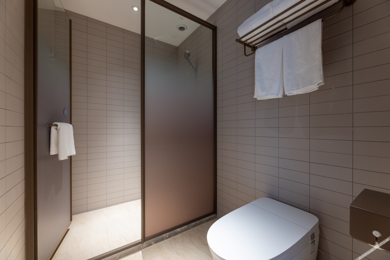 Bathroom 3, Hanting Hotel Qinhuangdao Railway Station People's Square, Qinhuangdao