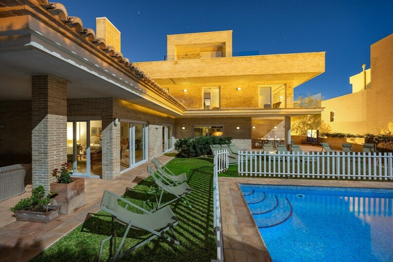 Interior 2, Cape Town by Fidalsa, Alicante