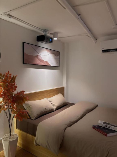 Room 2, H&N House, District 10