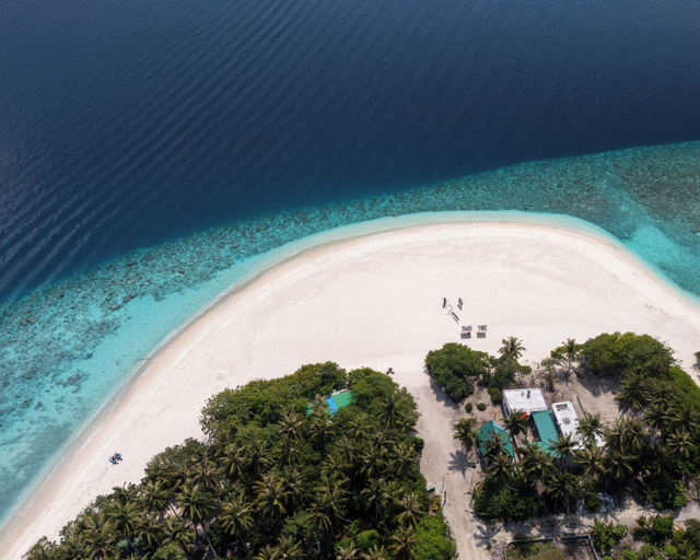Beach 3, Silver Bay Kamadhoo, Baa Atoll