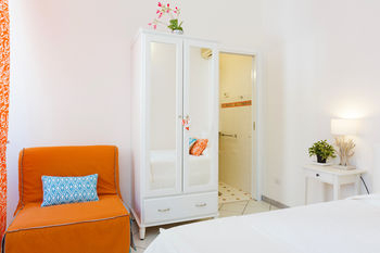 Others 2, B&B Piazza Fratti, Rome