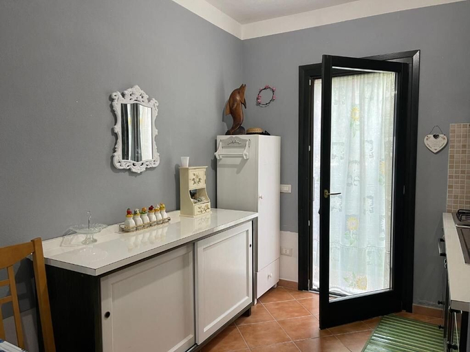 Private kitchen 5, Sardinia Hillside Retreat - Apt 13 - 2BR, quiet area, parking, Sassari