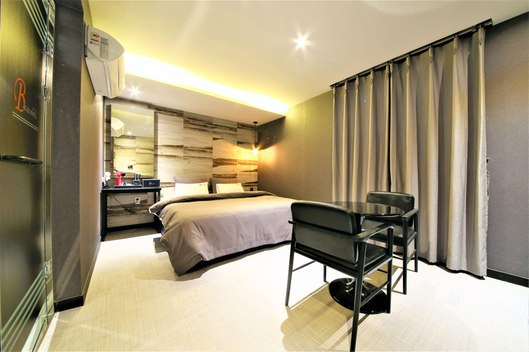 Bedroom 4, Yangsan Mulgeum Bliss Hotel, Yangsan
