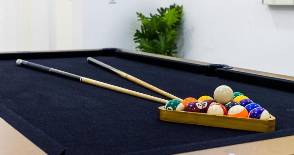 Billiards, New Vibrant Villa - Heat Pool -Pickeball, Miami-Dade
