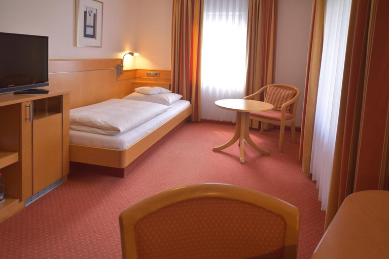 Bedroom 3, Hotel - Restaurant Hirsch, Enzkreis