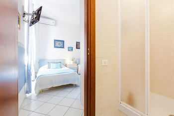 Others 3, B&B Piazza Fratti, Rome