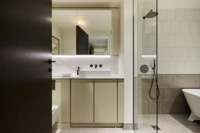 Room 2, Pembridge Residence Bright Stylish Notting Hill 10, London