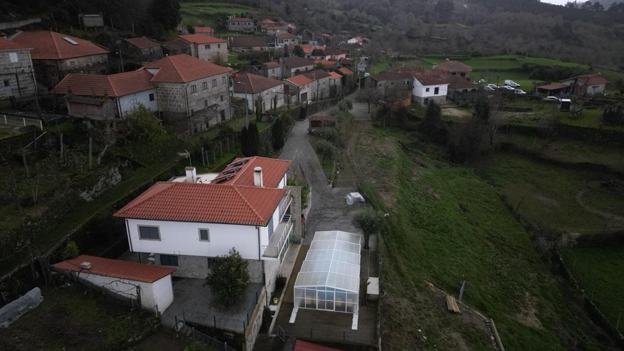 Others 5, Casa Ze da Cotta, Vila Verde