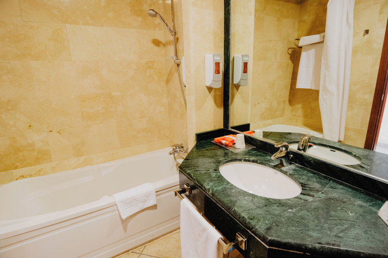 Bathroom 3, Hotel Hacienda Don Manuel, Badajoz