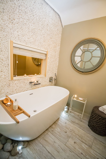 Bathroom, Connemara Sands Beach Hotel & Spa