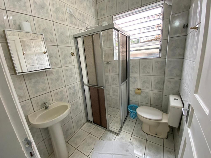 Bathroom 3, Hotel Caiçara, Santos