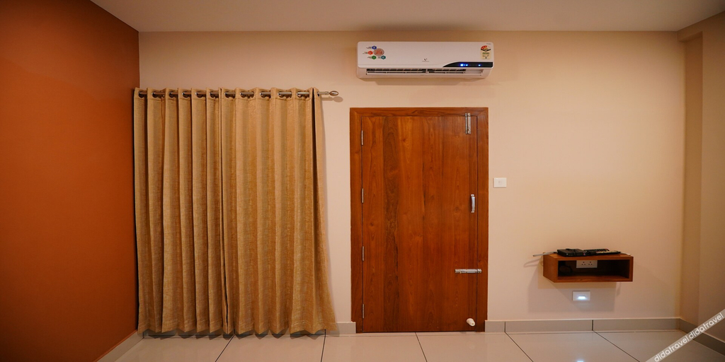 Others 5, Nextel Inn, Kozhikode
