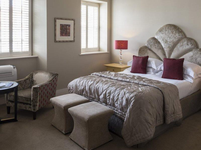 Bedroom 2, The Kings Arms, Dorset