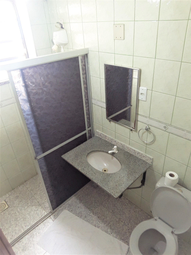 Bathroom 4, Hotel Dez de Julho, Maués