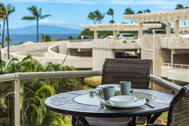 Outdoor dining 5, Maui Banyan P202 2 Bedroom Condo, Maui