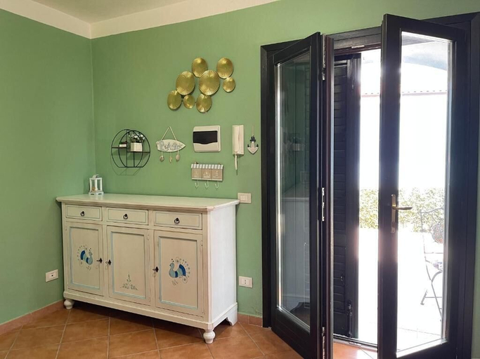 Interior 2, Sardinia Hillside Retreat - Apt 14 - 2BR, quiet area, parking, Sassari