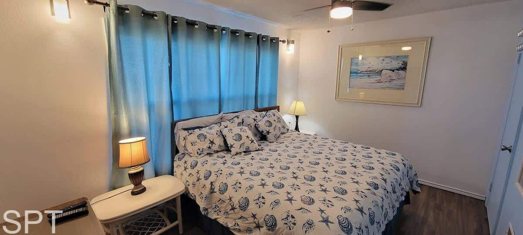 Room 5, Beach Access Condo - Pool - Hot Tub With BBQ, Cameron